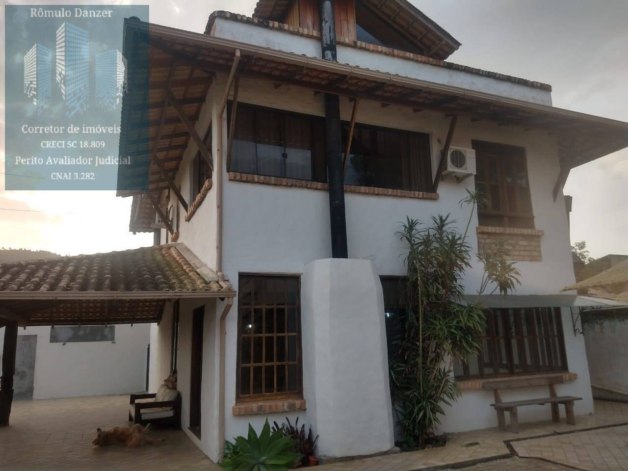 Linda Casa bem localizada perto da praia do Moçambique - Florianópolis - SC