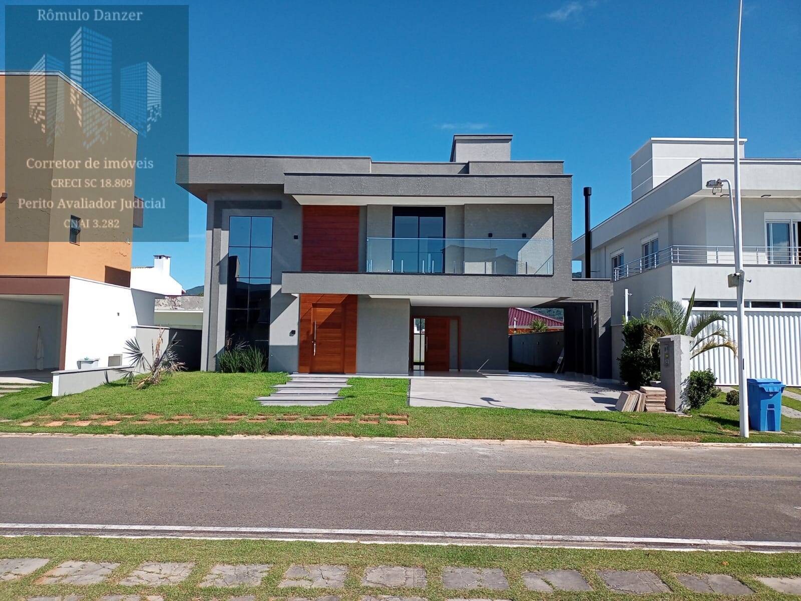 Sobrado à venda próximo a praia do MOÇAMBIQUE, Rio Vermelho, Florianópolis