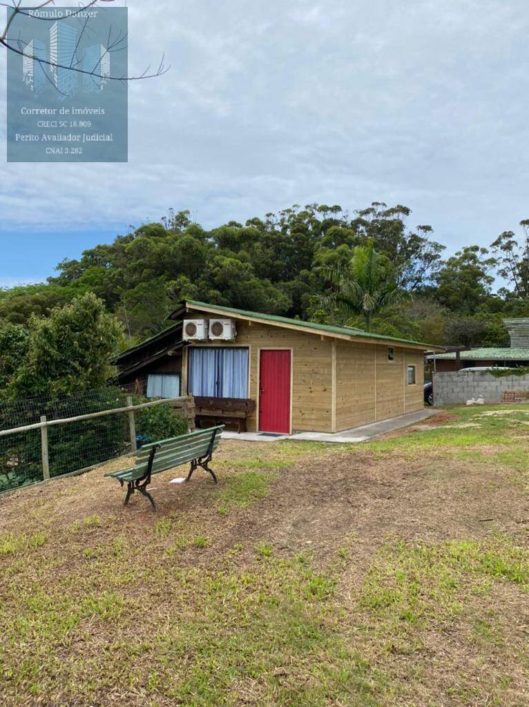 Linda Casa Rústica a Venda na Praia Mole com Vista Panorâmica c / Trilha Particular para praia em Florianópolis - SC.
